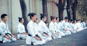 japoneses meditando